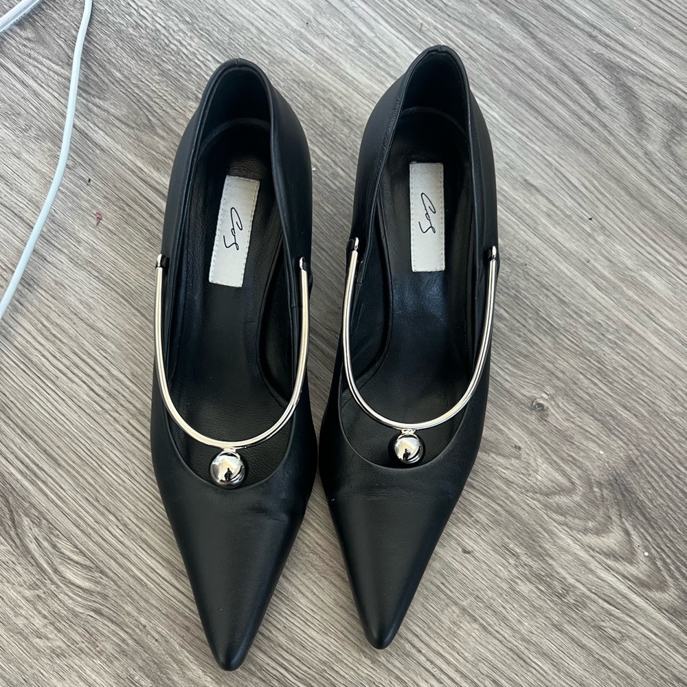 Cos Kitten Heel
